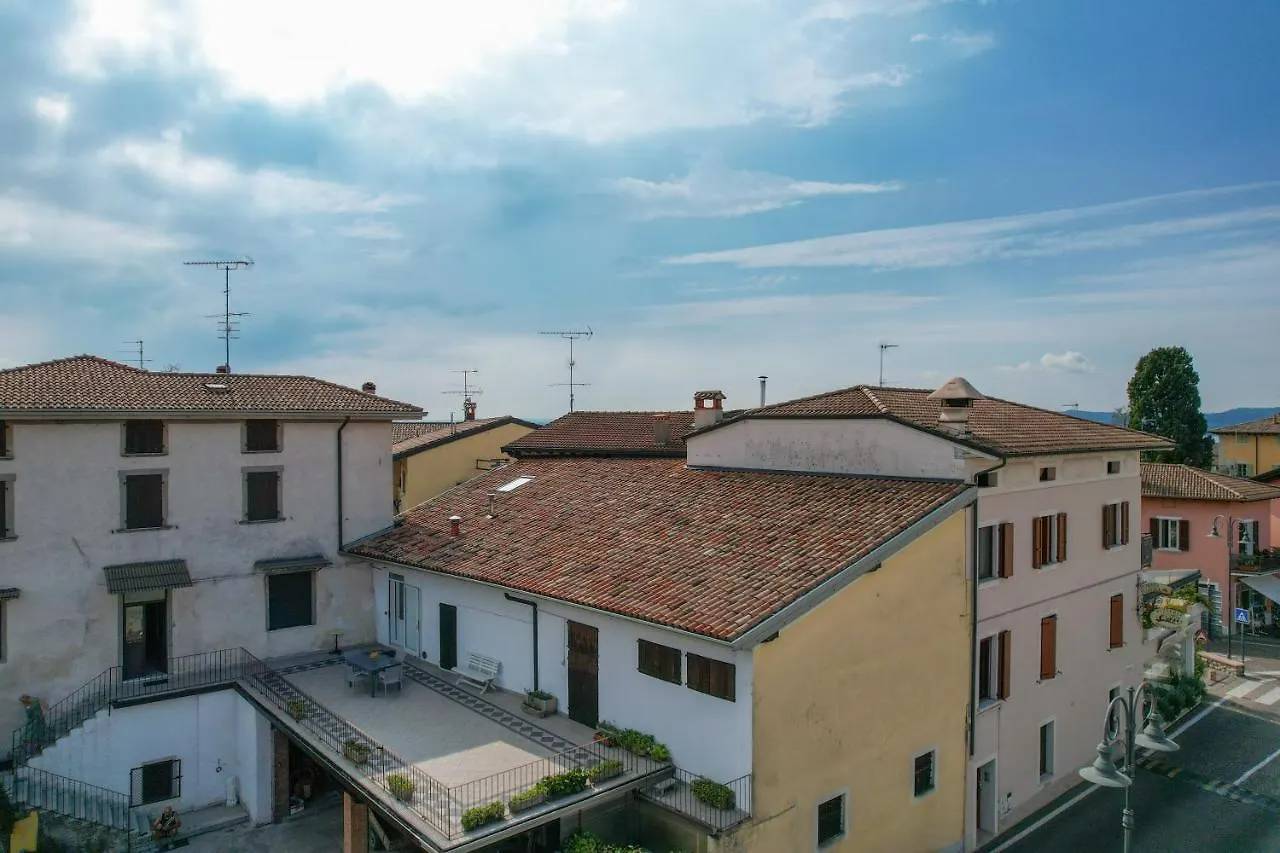 Apartment Appartamento In Piazza Moniga del Garda