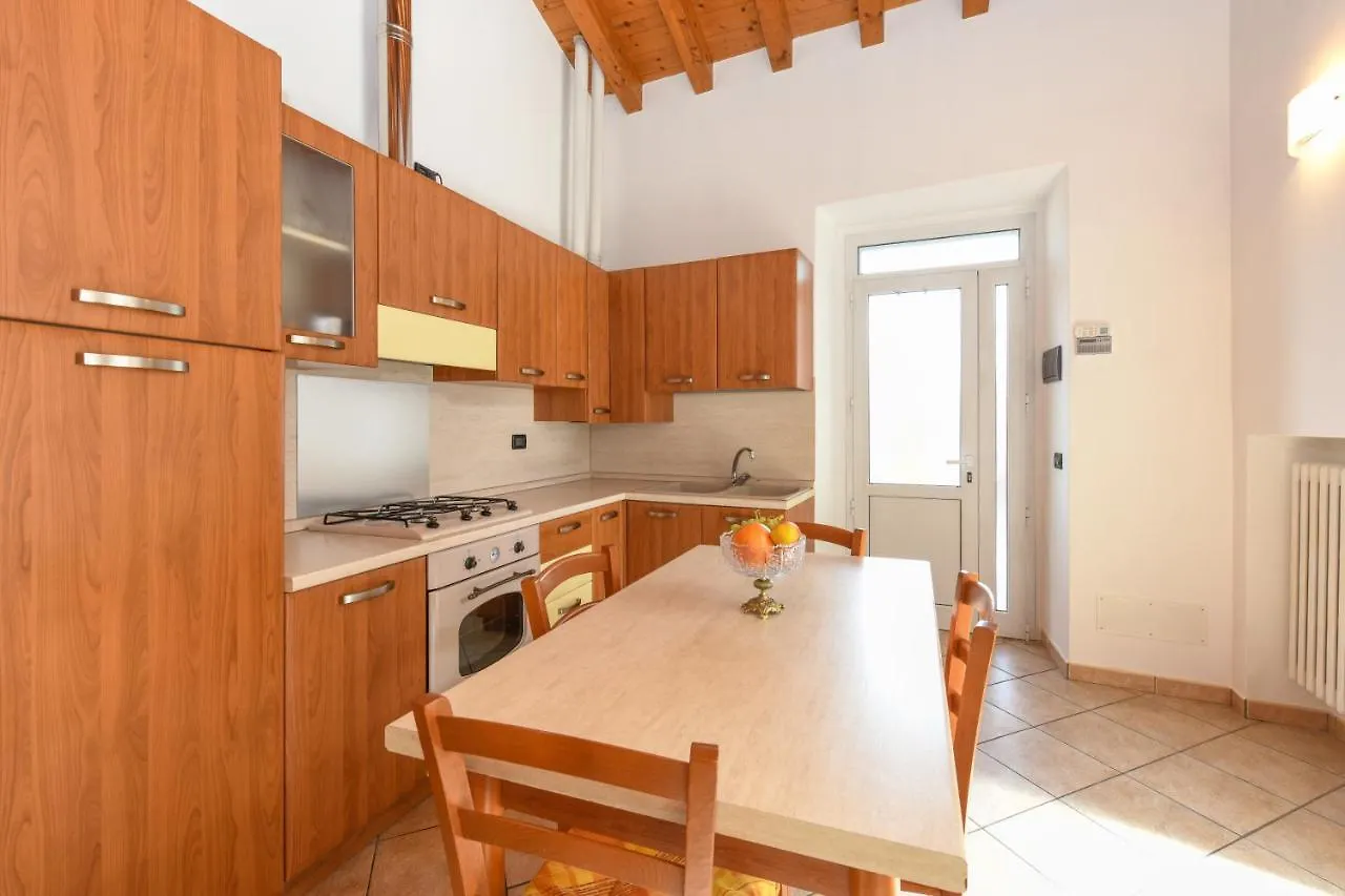 Apartment Appartamento In Piazza Moniga del Garda