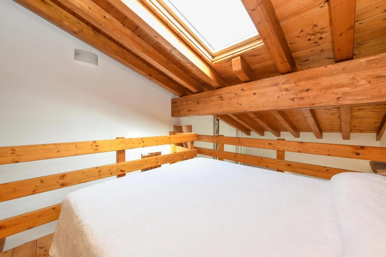 Apartment Appartamento In Piazza Moniga del Garda Italy