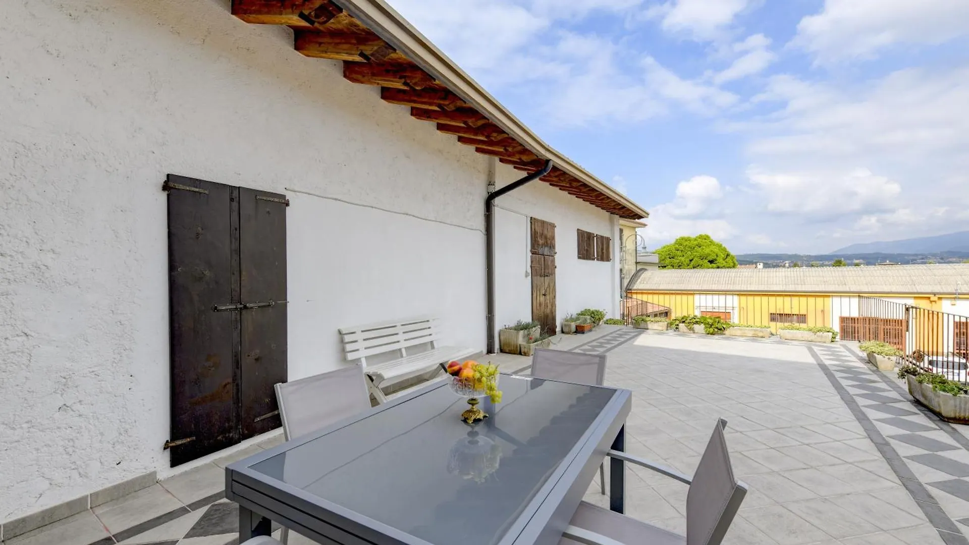 Apartment Appartamento In Piazza Moniga del Garda