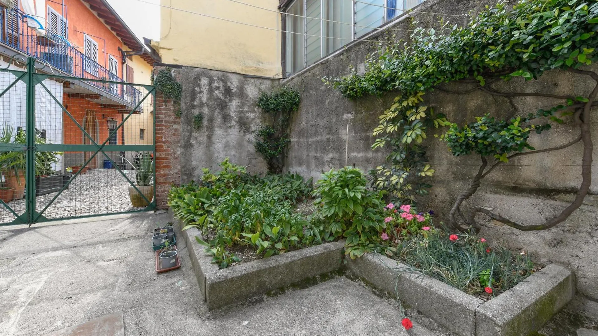 Appartamento In Piazza Moniga del Garda 0*,  Italy